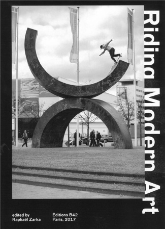 RIDING MODERN ART