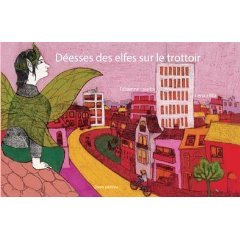 Déesses des elfes sur le trottoir