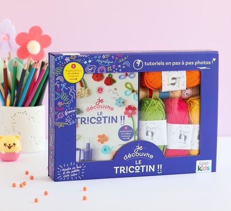 Je découvre le tricotin. Coffret avec 1 livre, 1 tricotin en bois, 4 pelotes, 1 aiguille à laine, du